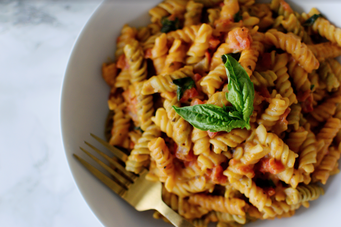 One Pot Tomato Basil Pasta