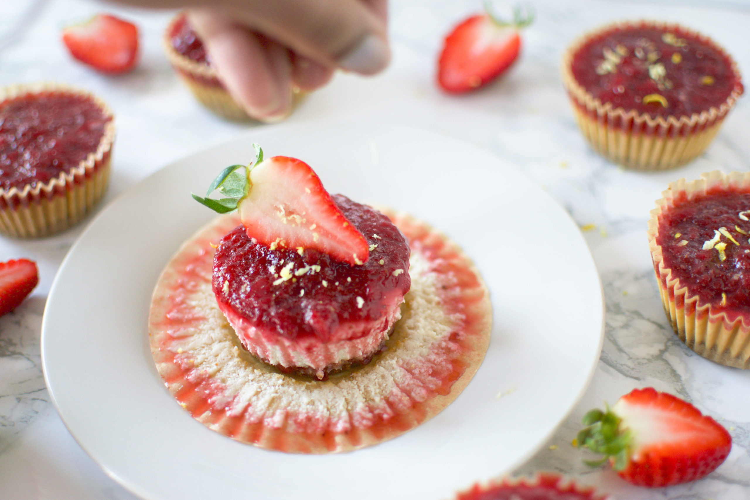 Vegan Strawberry Cheesecake Bites