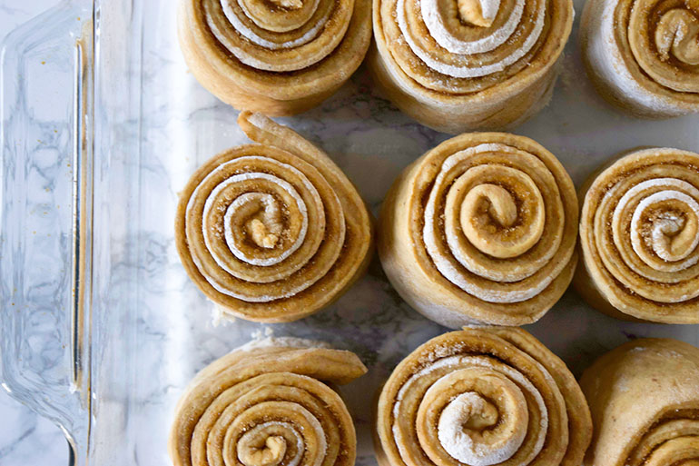 Vegan Pumpkin Spice Cinnamon Rolls