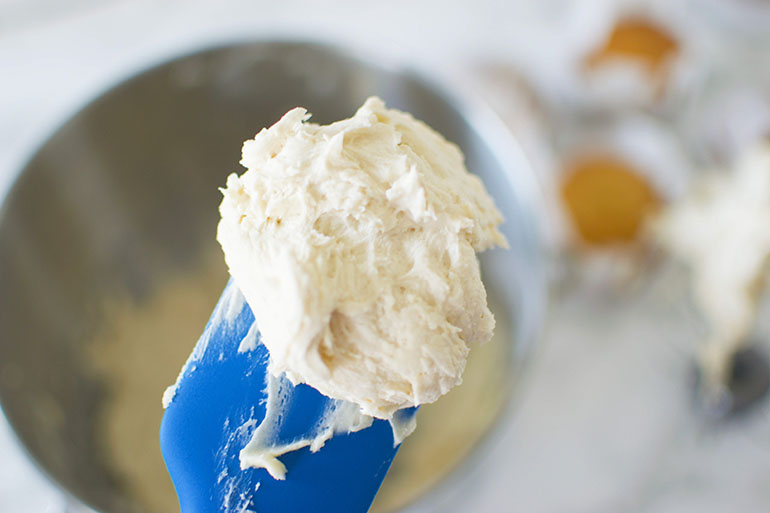 Easy Vegan Vanilla Frosting