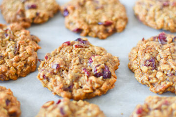 Vegan Cranberry Oatmeal Cookies