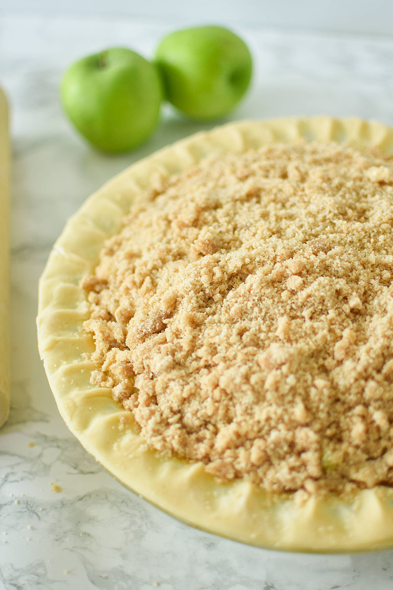 Vegan Apple Crumble Pie