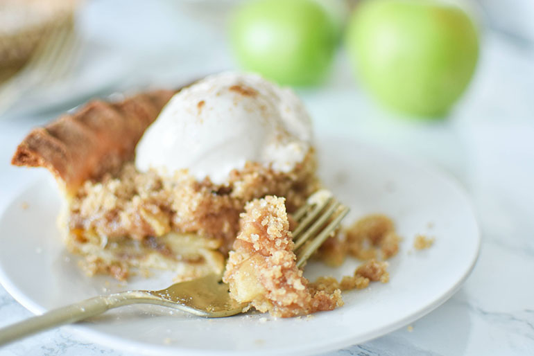 Vegan Apple Crumble Pie slice