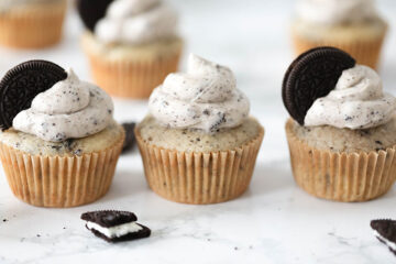 Easy Vegan Oreo Cupcakes