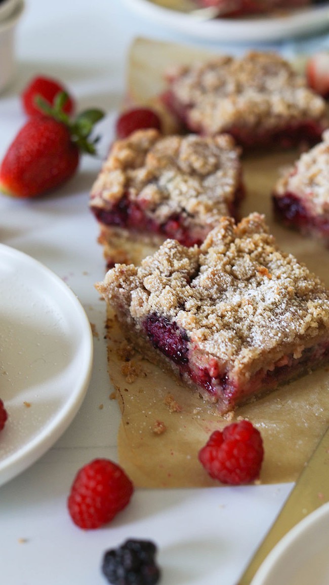 Easily my favorite dessert of the summer!🙌🏾

These triple berry crumb bars are sooooo good and your friends + fam will be begging you for more!

➡️ Tap “view shop” to get the ingredients for this recipe delivered to your house (first order is FREEEEE!)

Hit the link in my bio for the full video + recipe!
https://youtu.be/AtVeKooJtQI