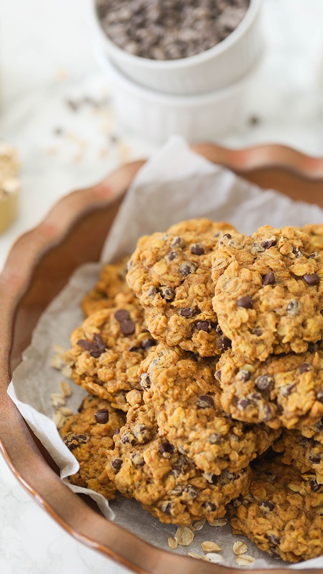 Fall is officially 2 days away so it’s time to start rollin’ out the pumpkin recipes!
Kickin’ things off with these Pumpkin Chocolate Chip Oatmeal Cookies. Have you ever tried this combination?
I used to think only cranberries and raisins belonged in oatmeal cookies, but I was DEAD WRONG!
These babies are soft, chewy and filled with just the right amount of pumpkin + chocolate chip flavor.👌🏾
➡️ Tap “view shop” to get the ingredients for this recipe delivered to your house (first order is FREE!)
Full recipe on the blog. Link in bio!
www.icanyoucanvegan.com/vegan-pumpkin-chocolate-chip-oatmeal-cookies/