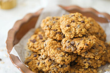 Vegan Pumpkin Chocolate Chip Oatmeal Cookies